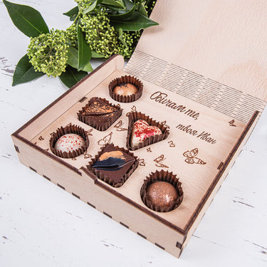 Шоколадов комплект КЛАСИК в дървена кутия с персонализиран мотив